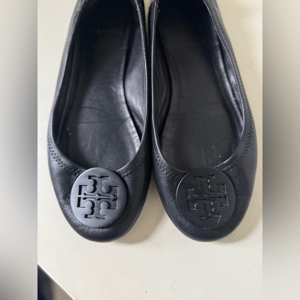 ❌SOLD❌Tory Burch black flats 7.5 - Picture 2 of 4